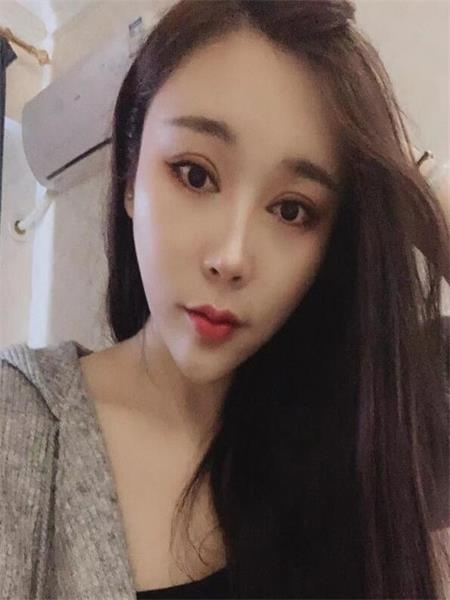 性感白嫩的少妇