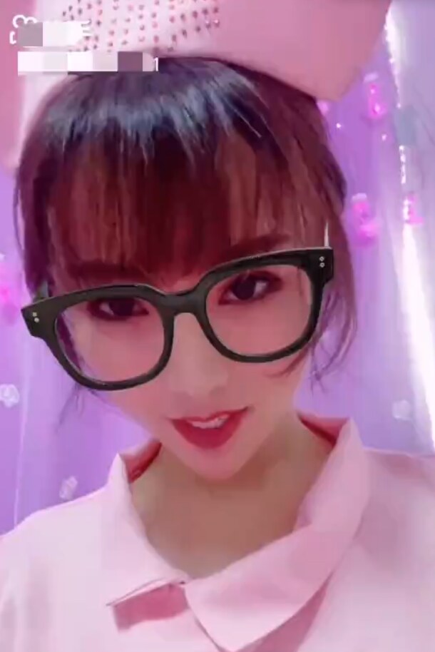 妩媚动人的妹子，床技一流，会夹人