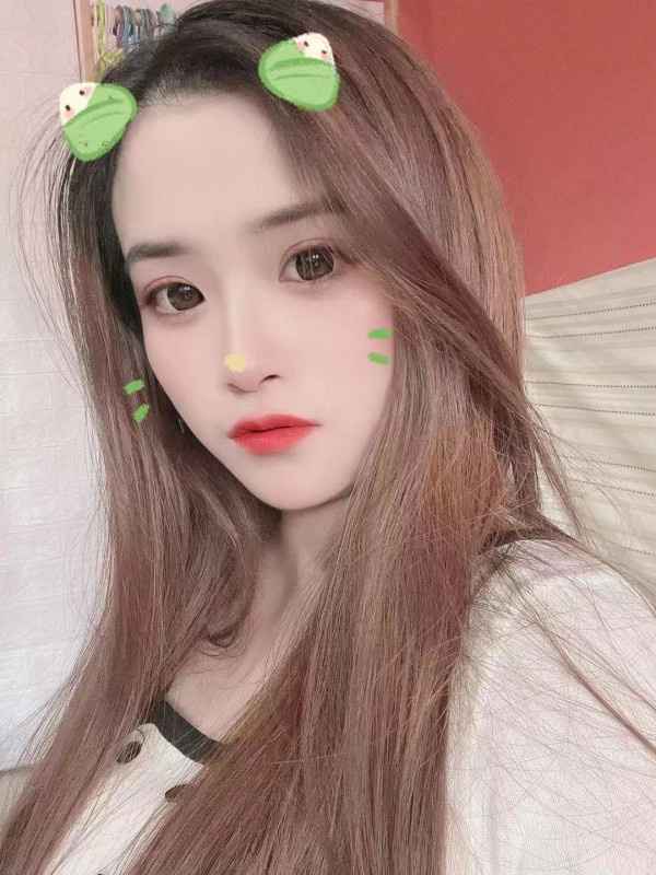 年轻漂亮的小姐姐，技术还有待提高