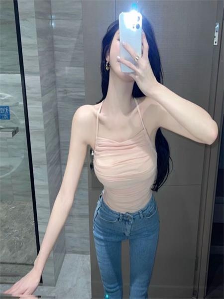 美胸坚挺的桃子姐姐