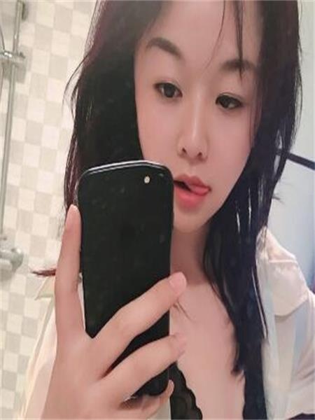 健谈小妹服务爽的很，下面也粉，还很紧