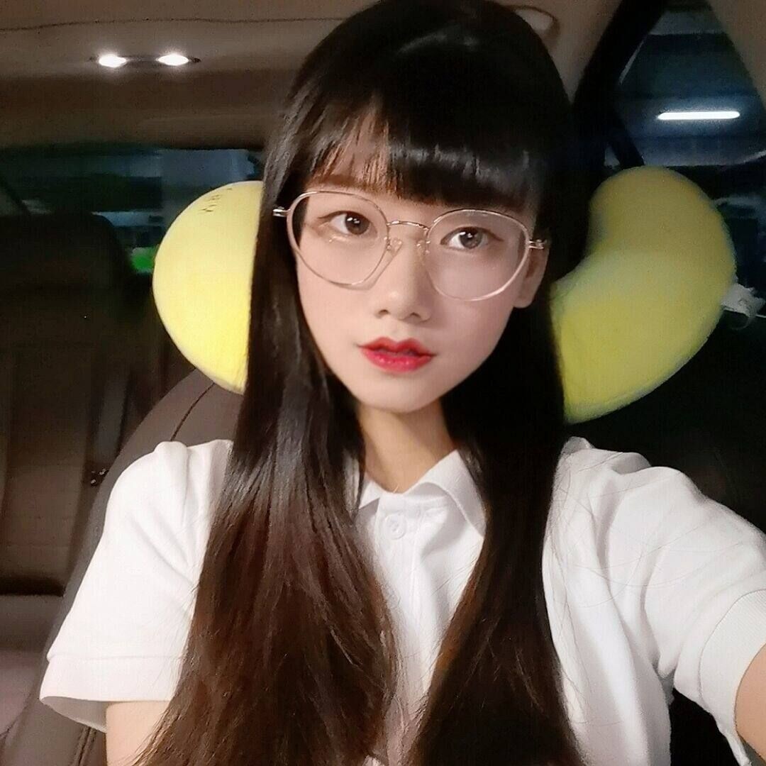 颜值很高的妹子，清纯诱人