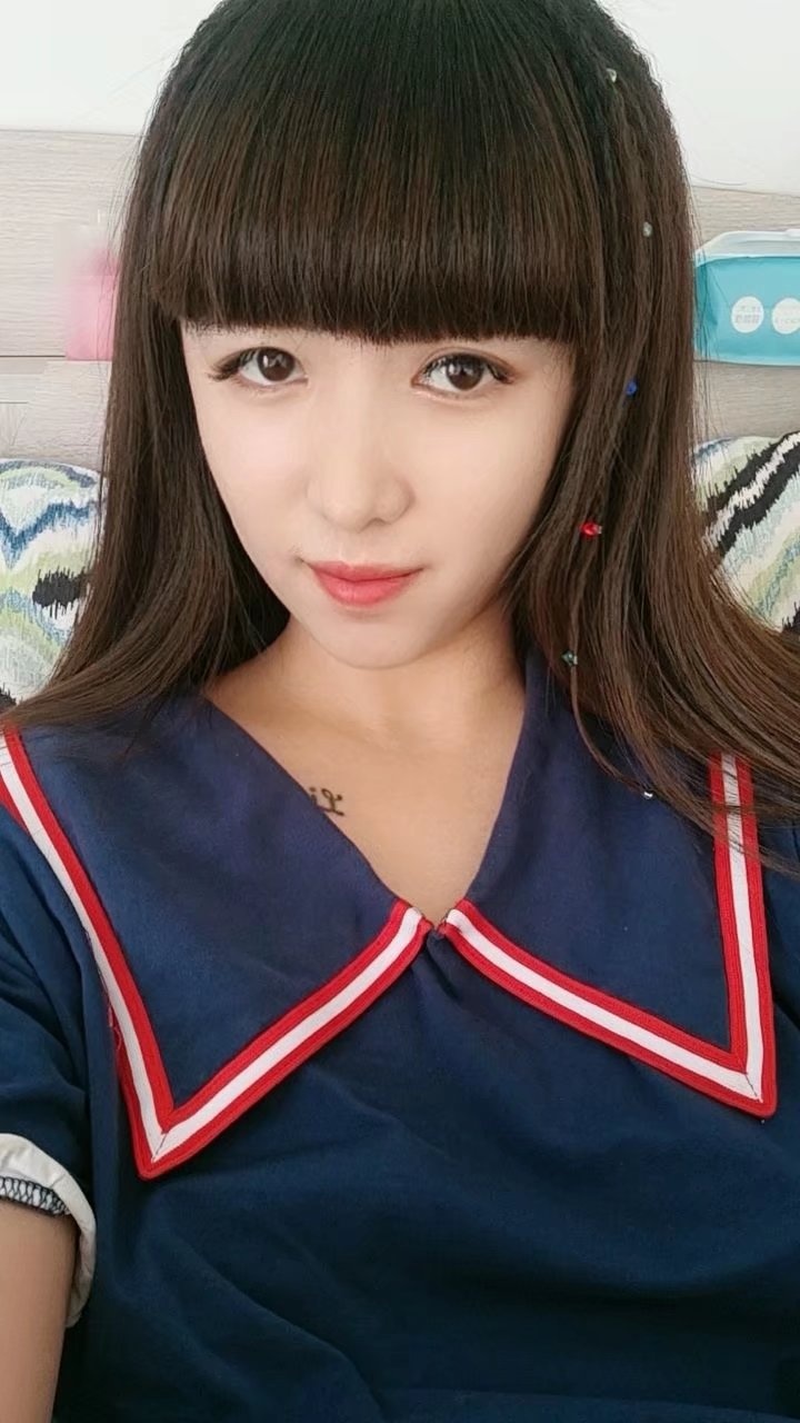 朋友推荐的妹子，身材不错