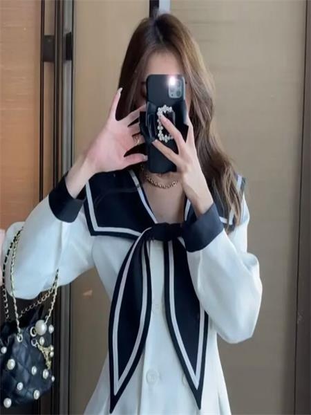 妹子小嘴很爽，姿势舒服，较配合