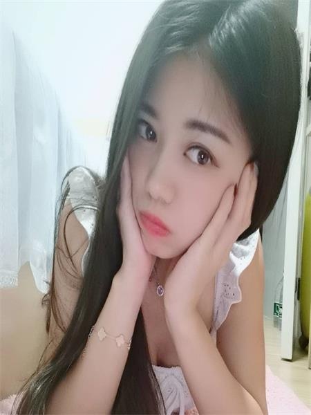 姐姐皮肤好，身材好，还能双飞，爽