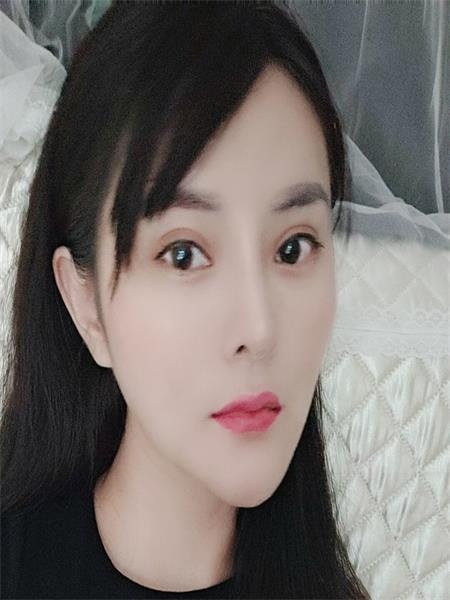 待人温柔的御姐，服务上细致，用心