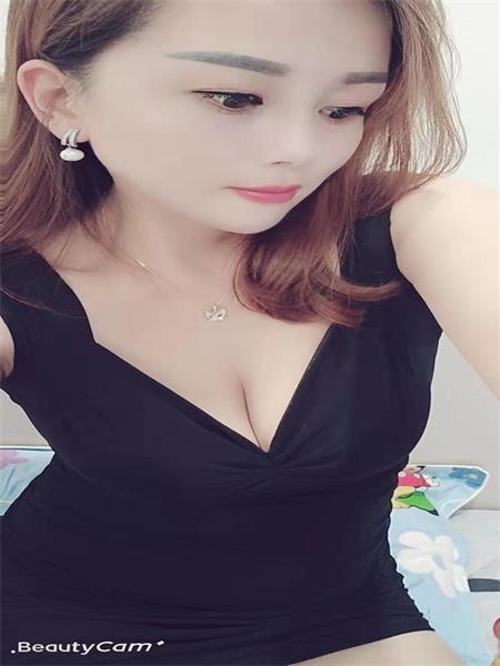 丰满型小姐姐，活好奶子大，推荐去试试
