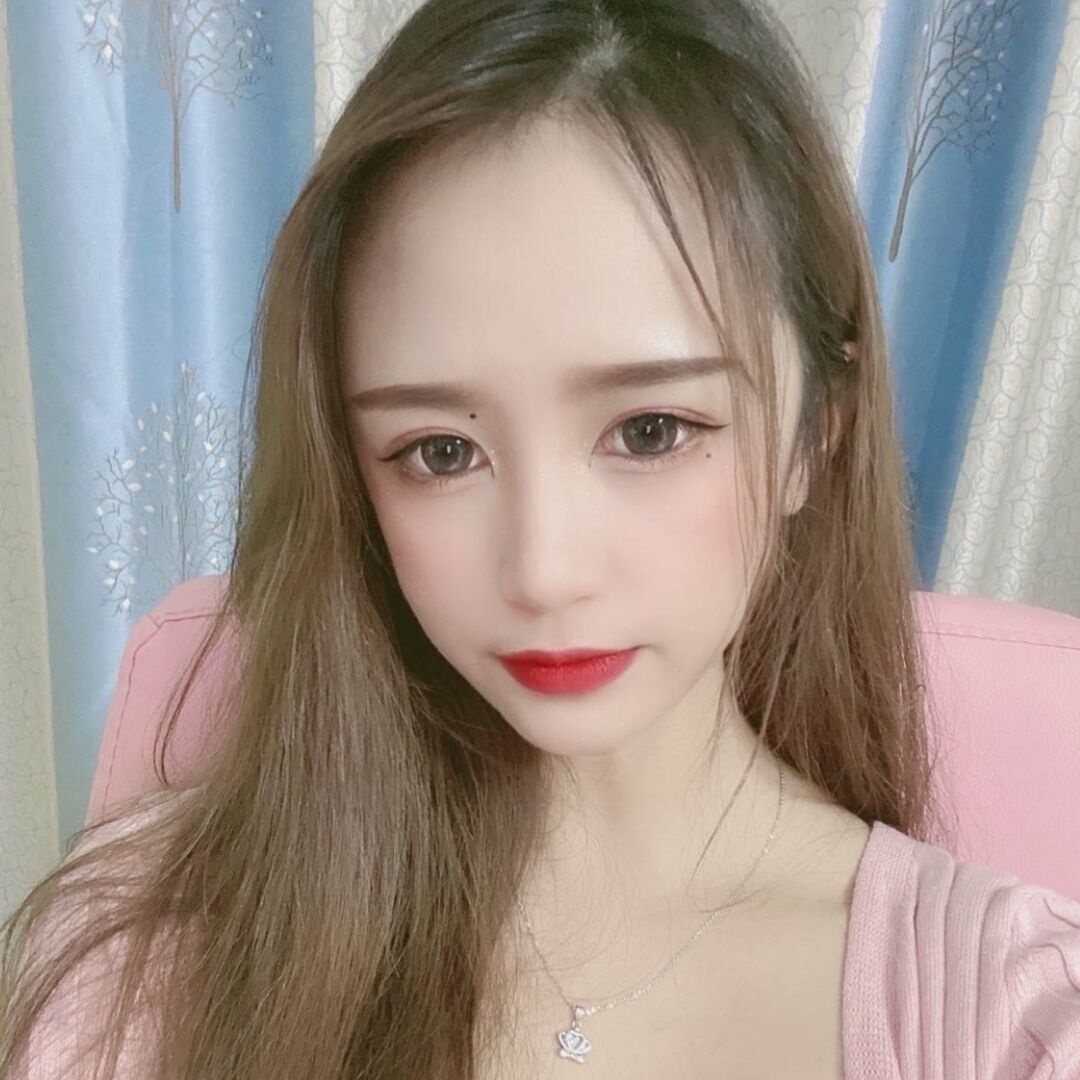 清纯小美女，干起来特别爽
