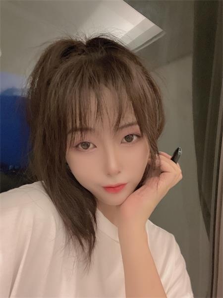小气质御女，身材很正点，尤物