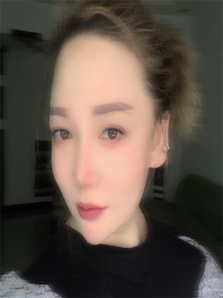 身材丰满的性感姐姐，口活不错