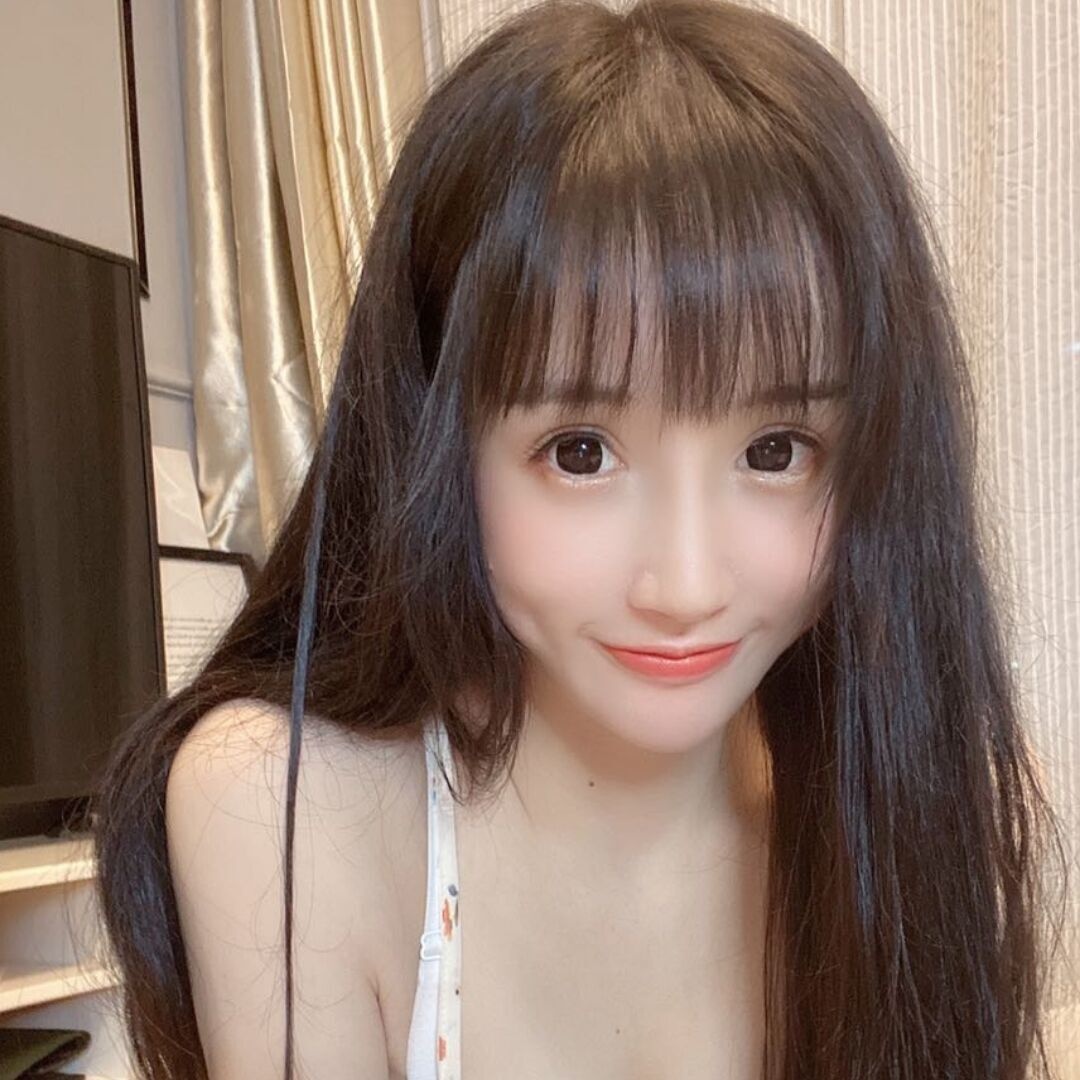 高颜值大胸妹子，服务好，态度很认真