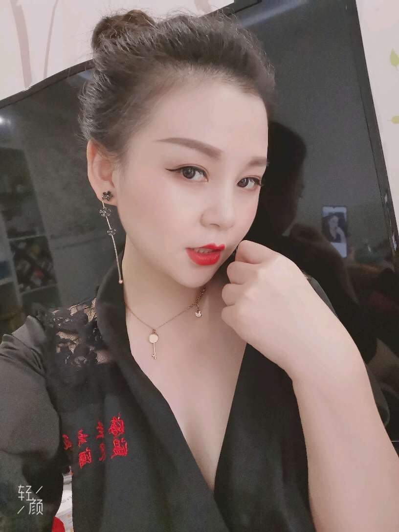 温柔美少妇，服务很好，下面一线天