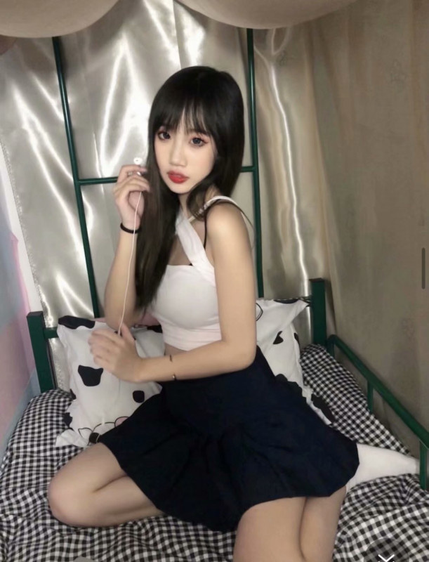娇小可爱小美女，服务不缩水，值得一试