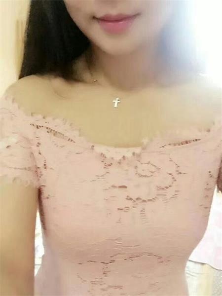 妹子身材好，不催人，腿长