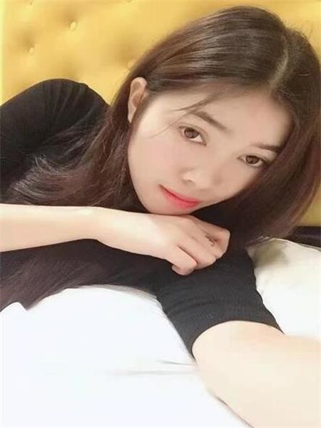 胸特别美，妹子三点粉，听话乖巧