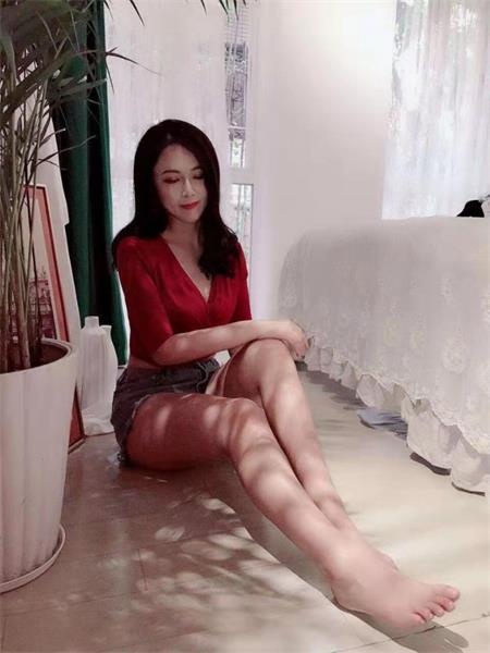 大长腿服务型妹子，爽歪歪 
