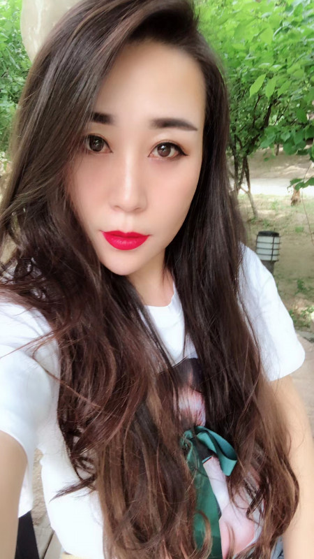 姐姐性感白嫩魔鬼肉体，和姐姐一起做运动，真爽