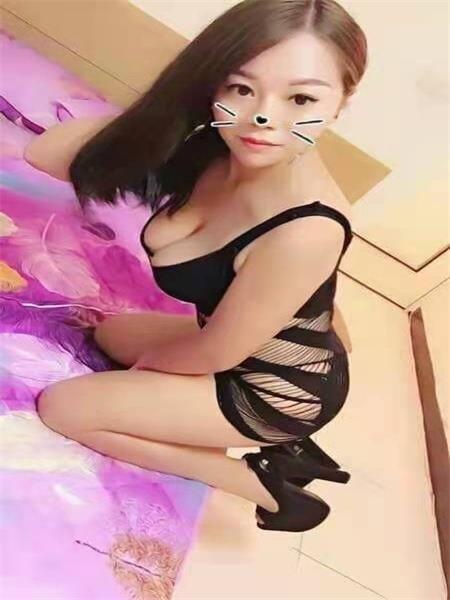 风骚少妇奶子大，活很舒服