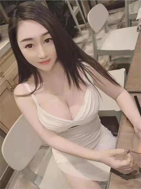 大胸柔妹子，配合各种姿势