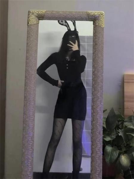 体验还行，身材不错的小妹