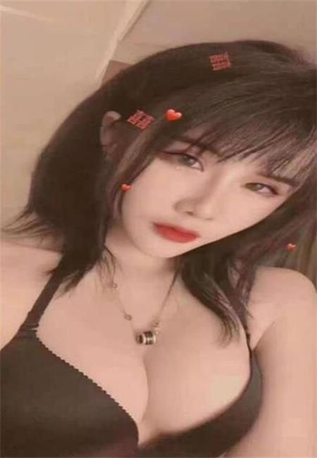性感大胸服务爽的不得了
