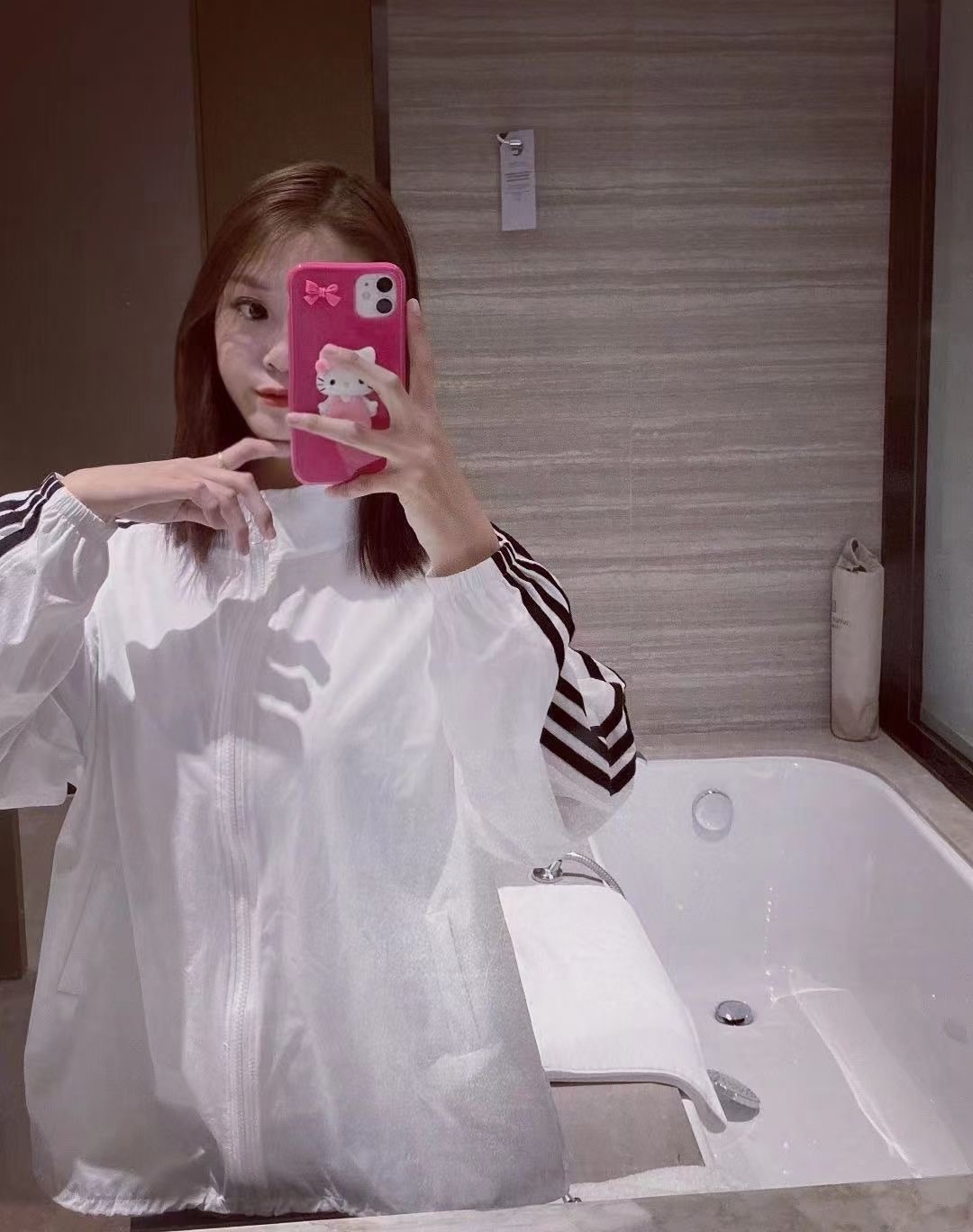 小巧玲珑的美女，性价比很高