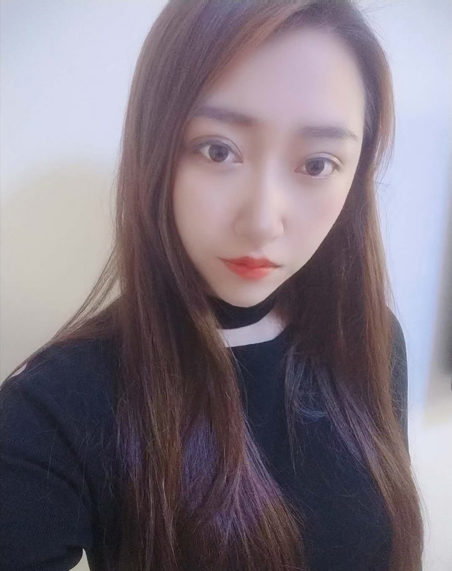 长腿年轻美女，你值得拥有