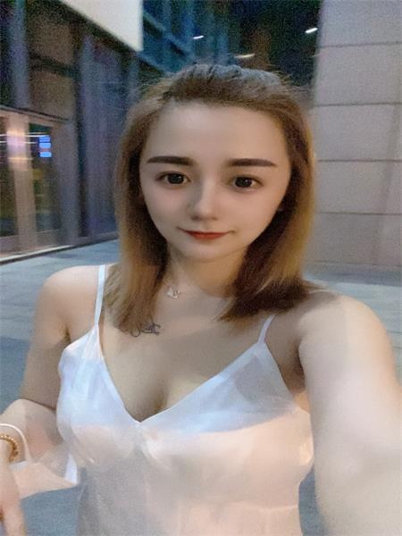 小可爱皮肤白嫩，服务爽的不得了