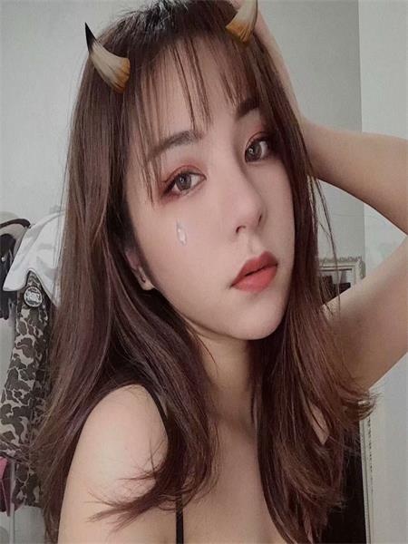 妹子舌头很软，口的舒服，呻吟声好听