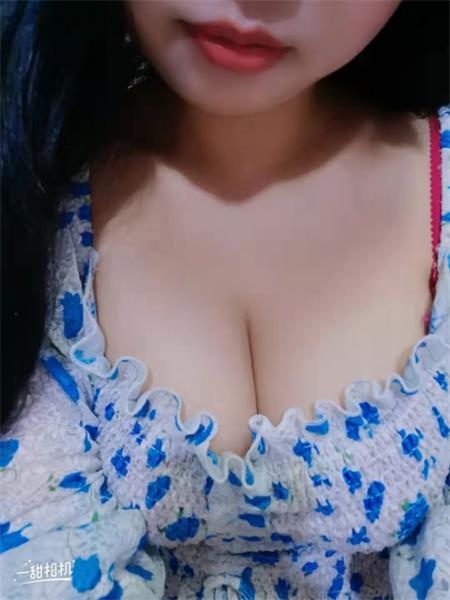 小姐姐年轻，紧，胸大，非常骚