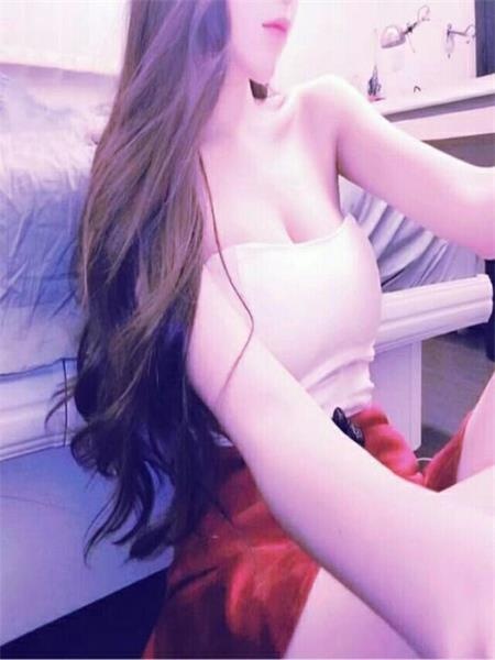 妹子很卖力的口，值得推荐
