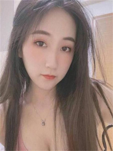 妹子很清纯，可以车震