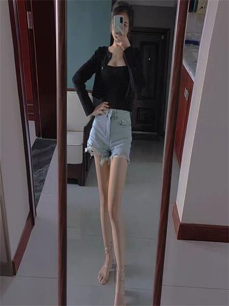 漂亮妹子调情舒服，下面非常紧