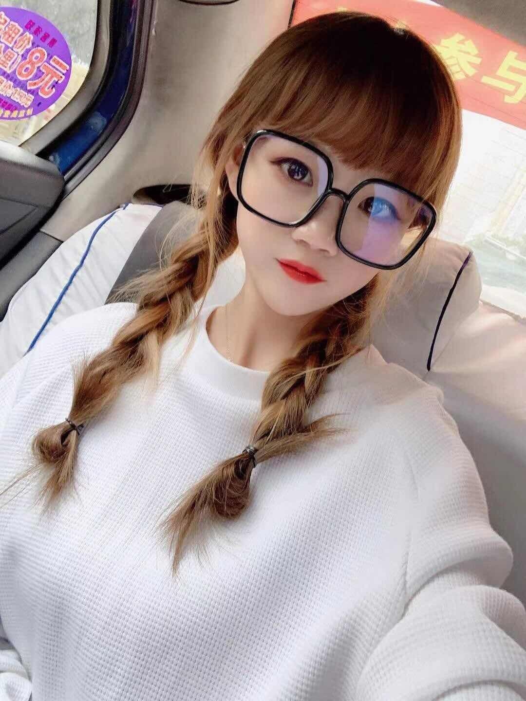 分享个优质学生妹，乖巧粉嫩