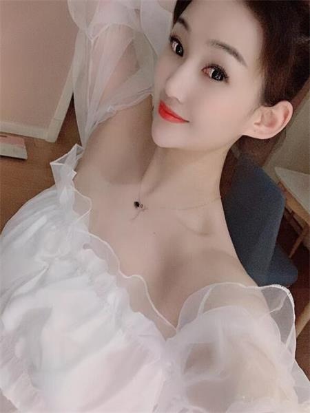 身材好的美女，声音嗲，服务好