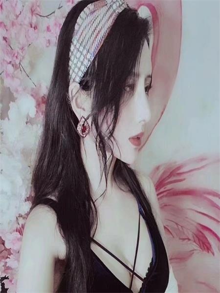美丽的笨女人，满意的体验