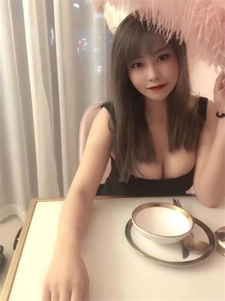 性价比大胸妹