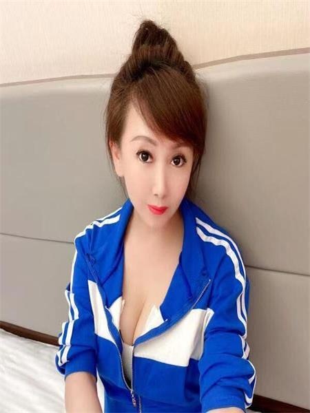 足够嫩的少妇，下面紧致，带劲