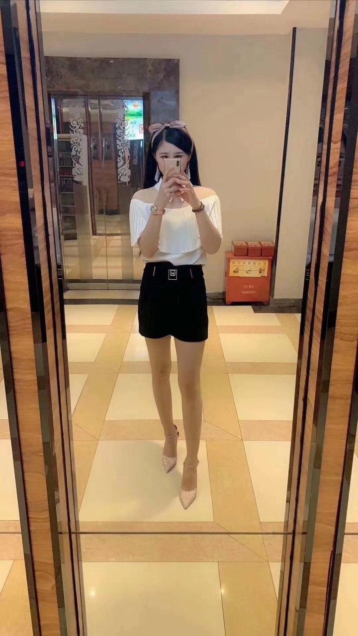 妹子很配合 不机车 吹箫水平一级棒