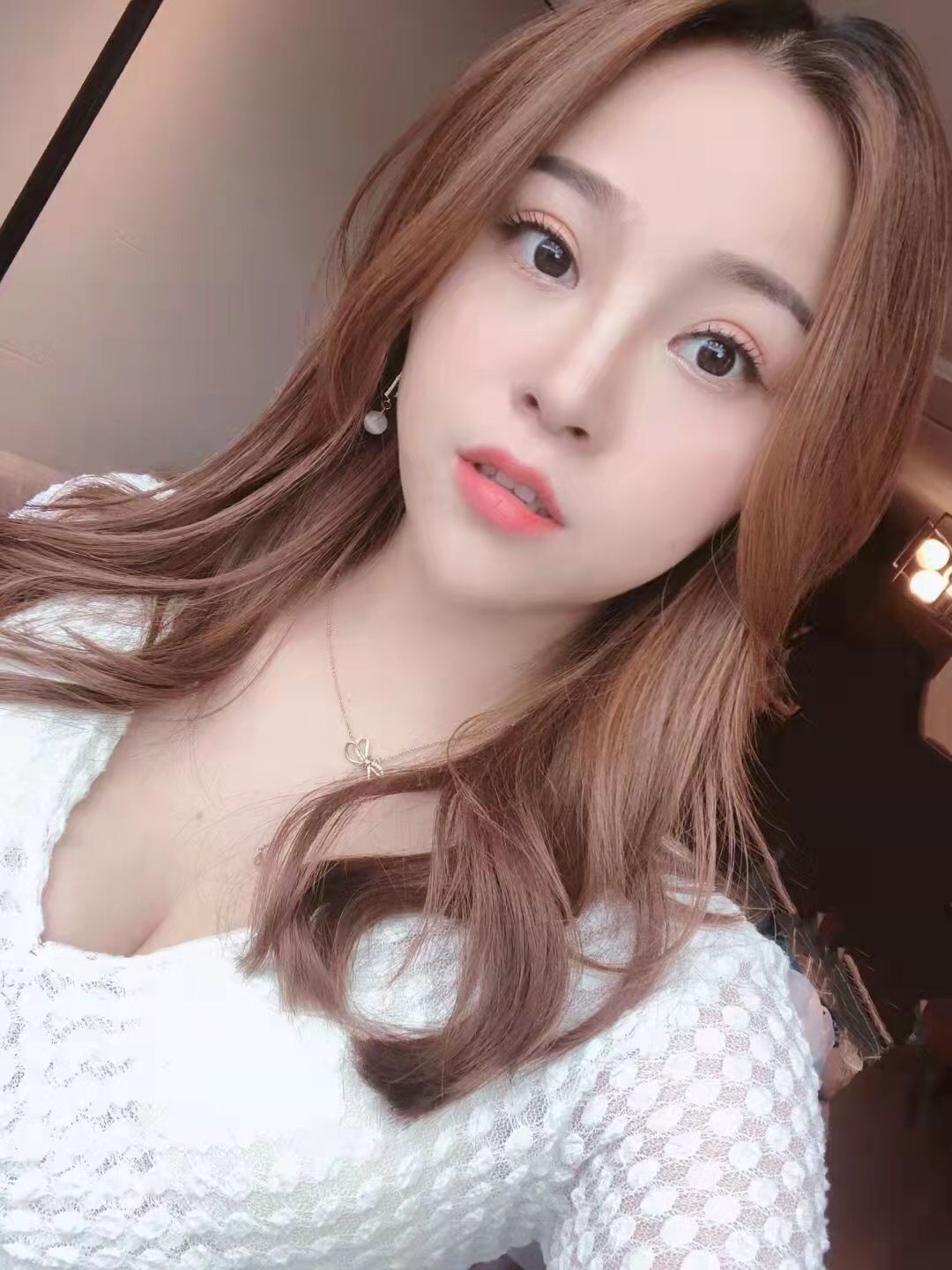 气质很好的大胸妹，活好很开放