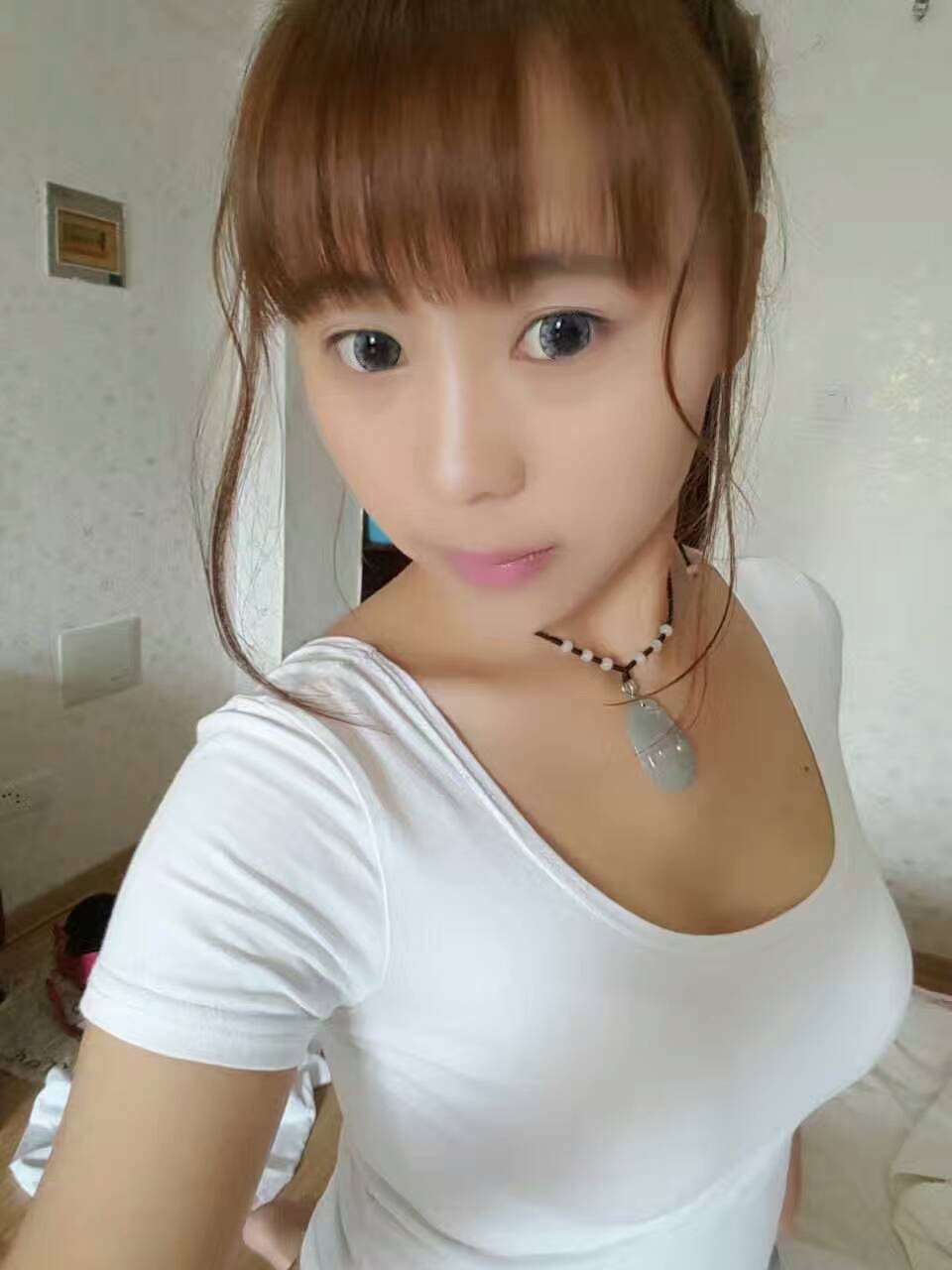 兼职小嫩妹，春心荡漾，小穴粉嫩