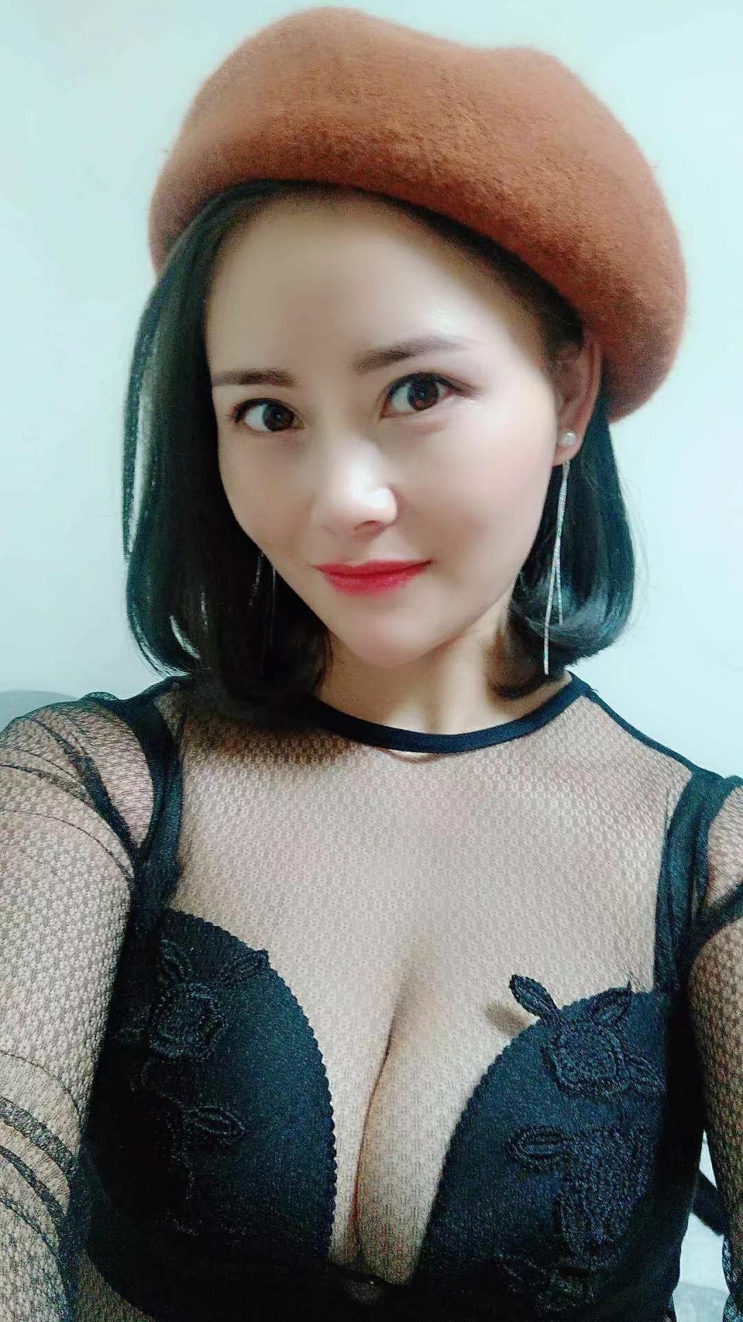 金阳金融城纯天然美少妇，小温暖