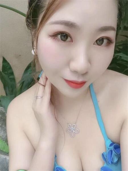 耐看胸有料的少妇