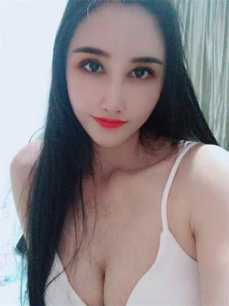 长腿姐姐服务爽，床上很骚
