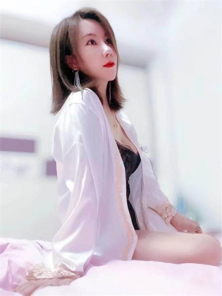 风骚御姐天然真波，比较骚