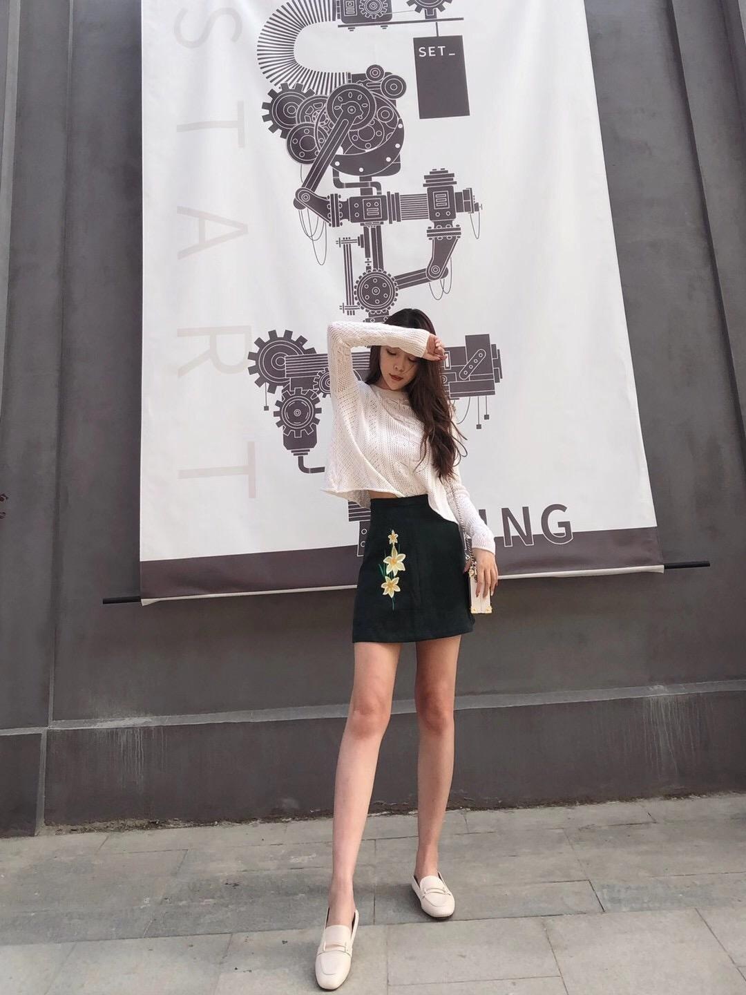年轻靓丽，身材火辣的妹子