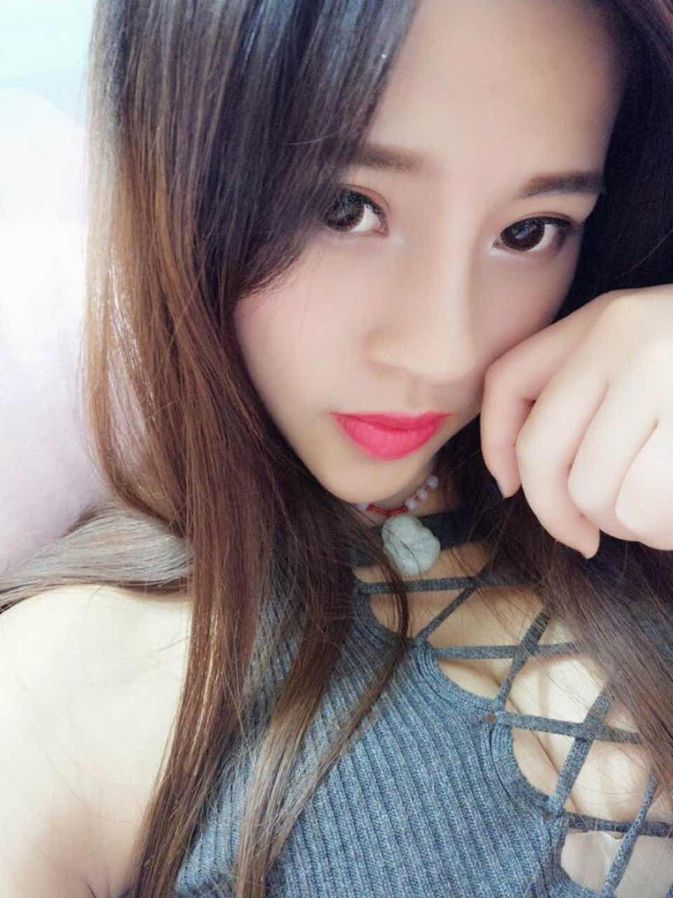 大奶美女身材很好，服务专业