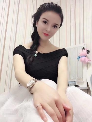 极品美少妇，服务很好，不虚此行