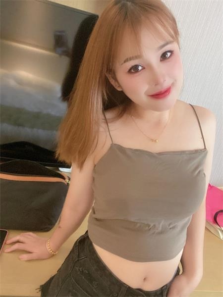 身材很好非常骚，喜欢自己体验