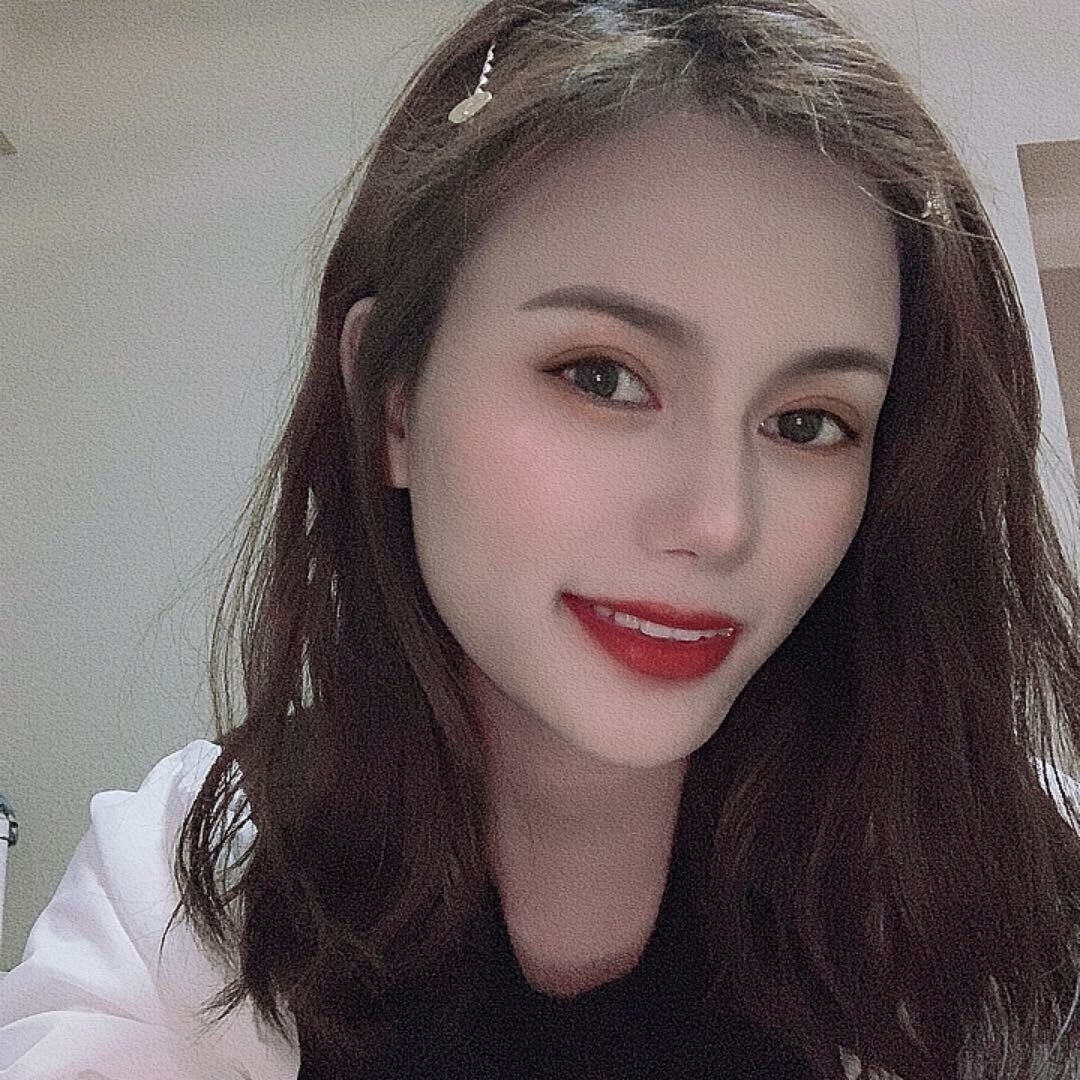 很哇塞的小萝莉 可以舌吻！